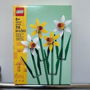 Sealed LEGO Daffodils Flower Set 40747